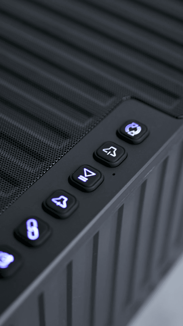 The rubber playback and Bluetooth buttons on the ribbed top panel of the ZIZO Retro Crystal speaker